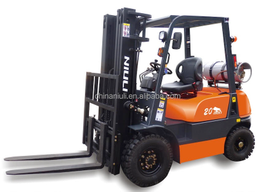 Chariot élévateur essence/GPL 2 tonnes