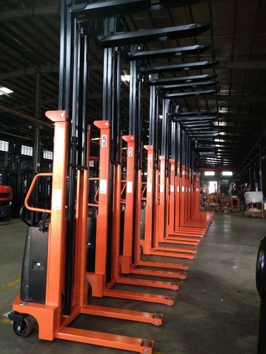 electric lift pallet stacker