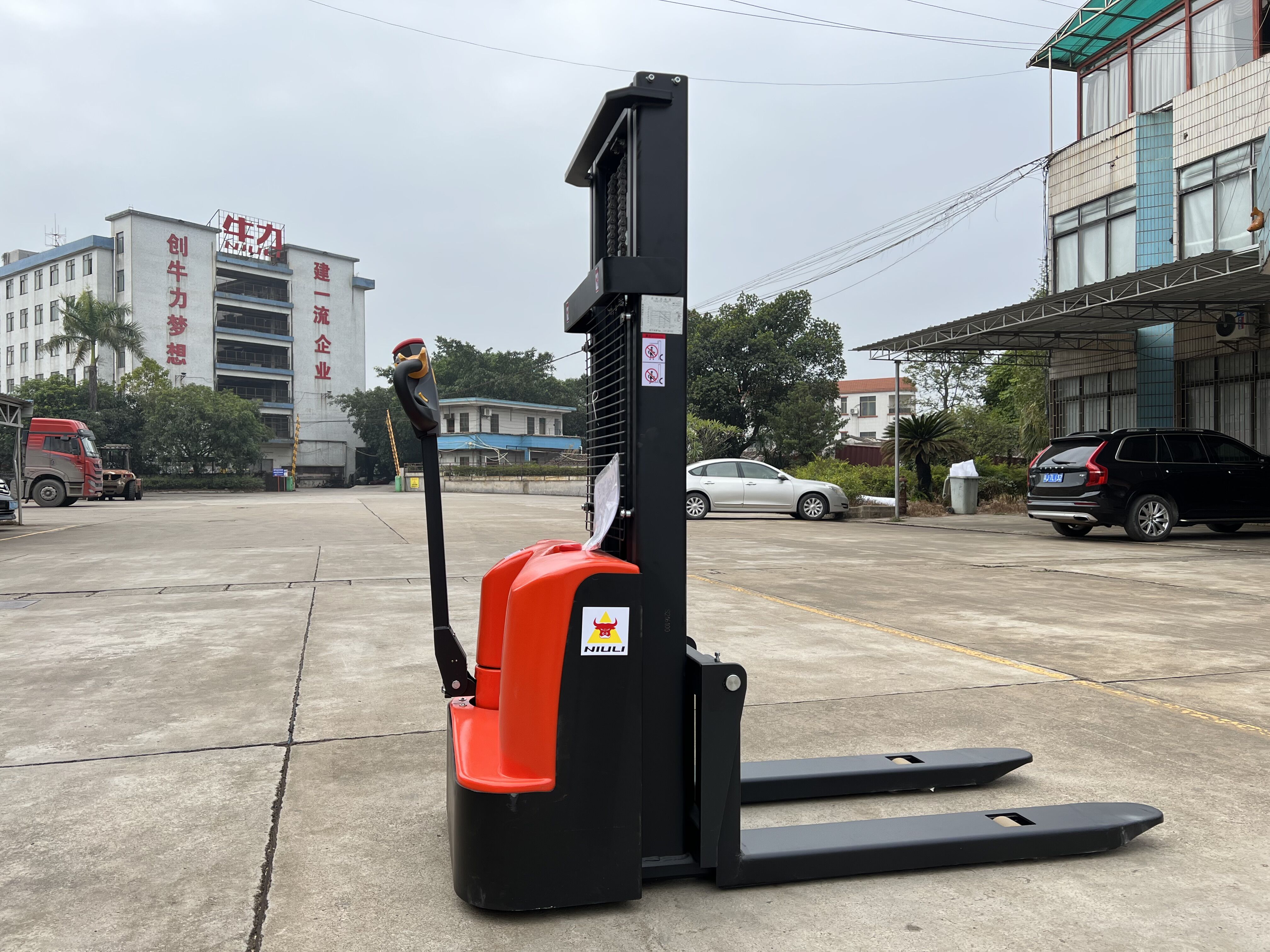 electric stacker
