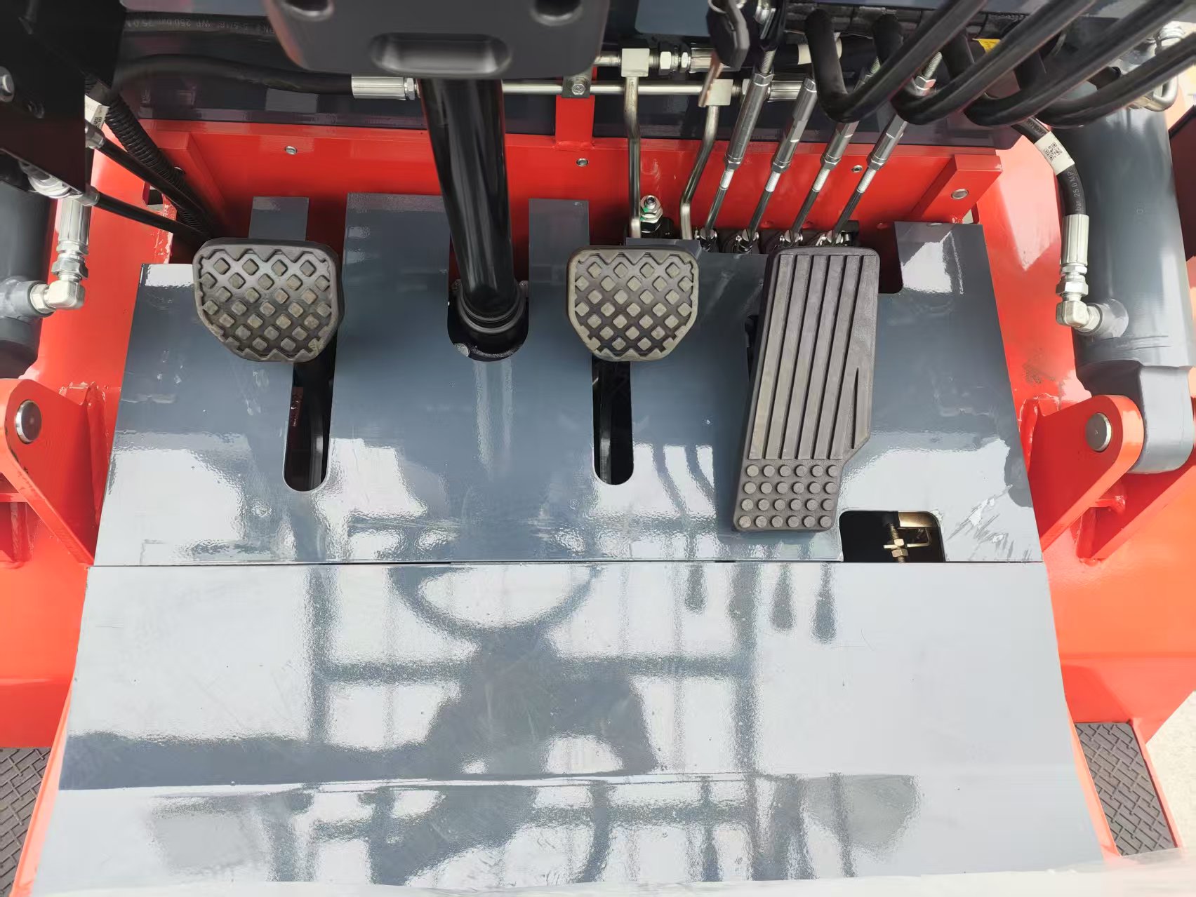 rough-terrain forklift